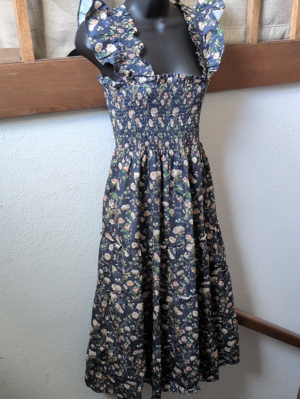 ✨ Hill House Home Ellie Nap Dress In Navy Bluebonnet Floral Size S - Picture 3 of 8
